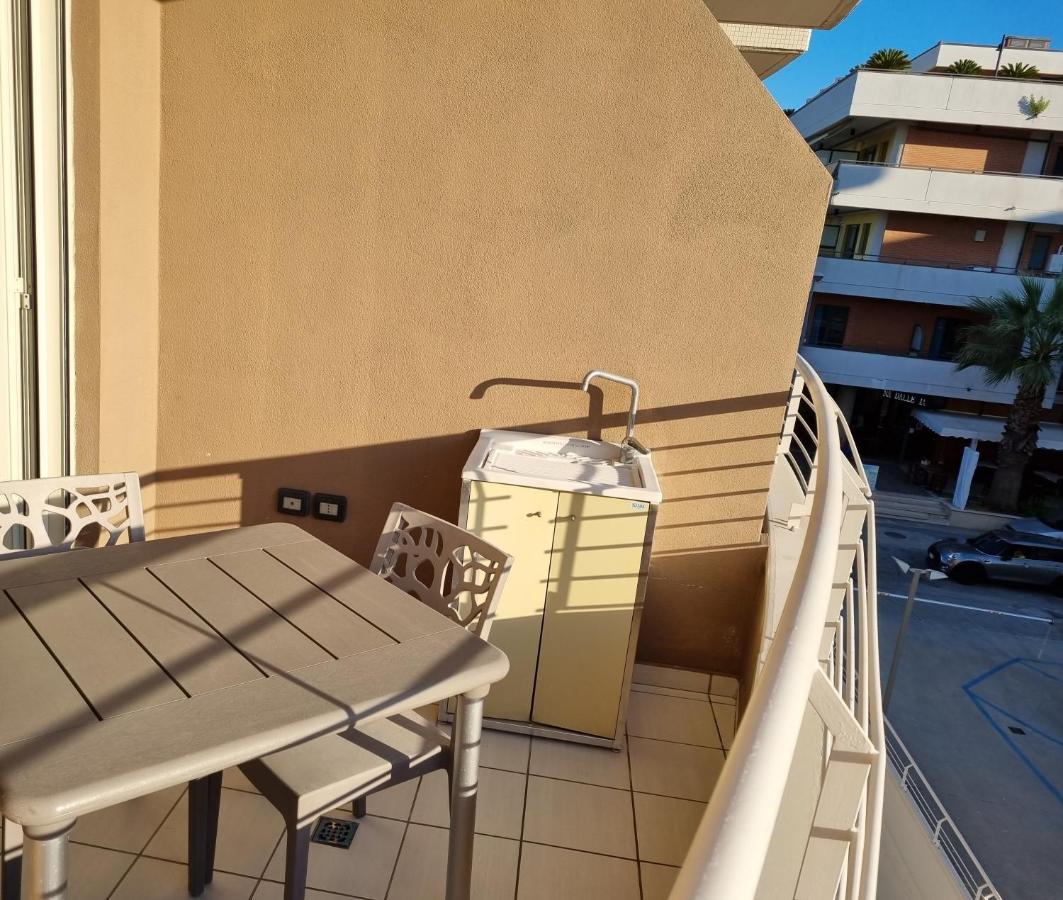Apartament Casamare Alba Adriatica Frontemare Zewnętrze zdjęcie